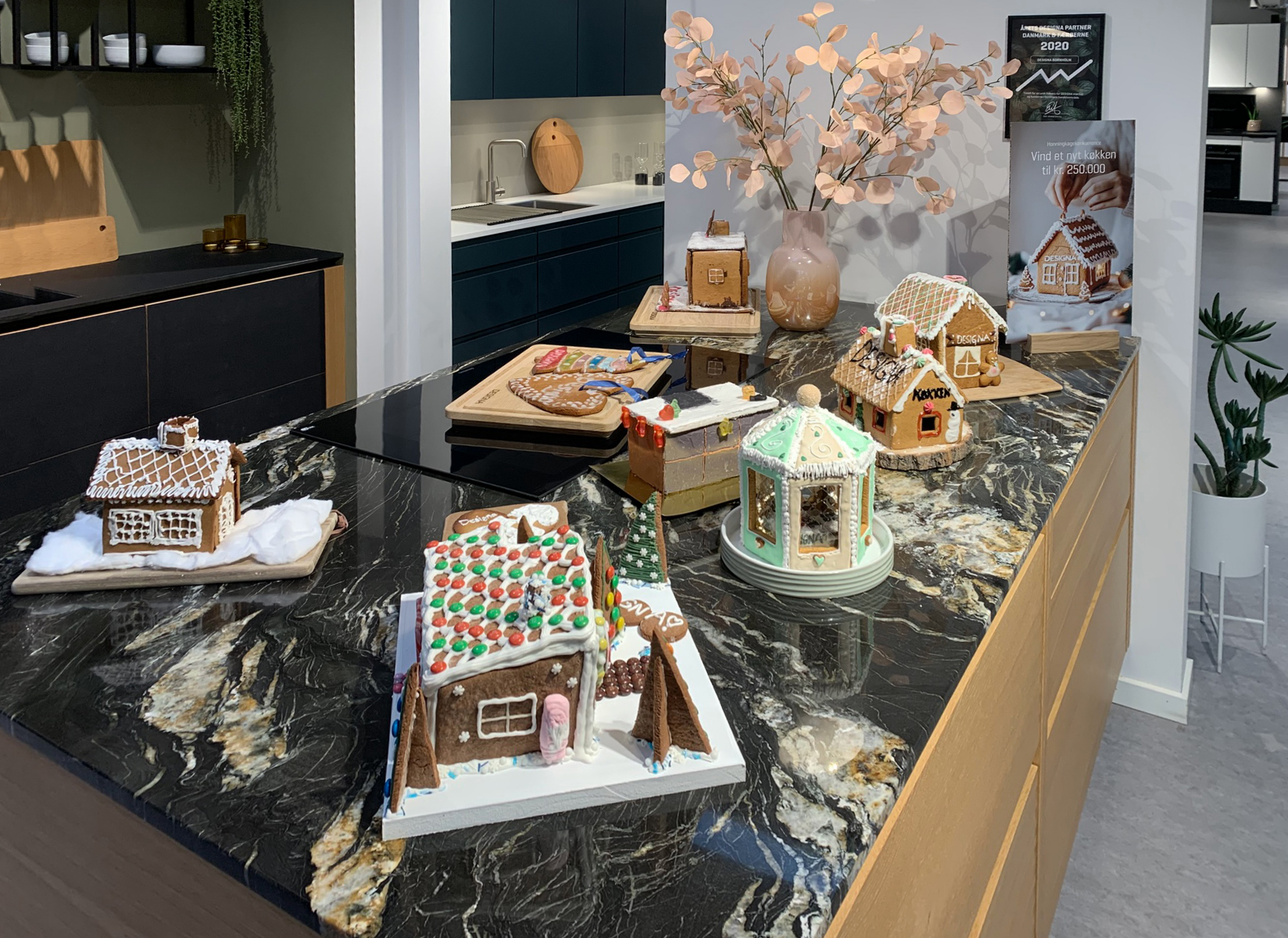 honningkager-bord-butik-bornholm.jpg